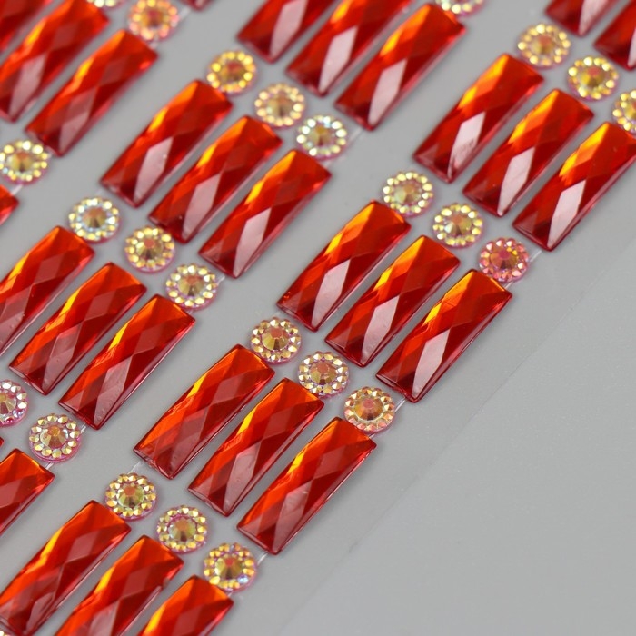 Наклейка пластик стразы Наклейка пластик стразы "Кристаллы прямоугольные" МИКС 21,5х7 см