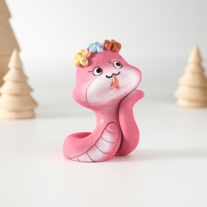 Сувенир полистоун Сувенир полистоун "Змейка с цветочным венком" с золотом МИКС 4,5х4х6,5 см