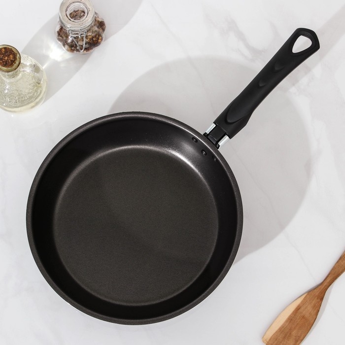 Сковорода «Классика атлас», d=24 см, пластиковая ручка, стеклянная крышка, антипригарное покрытие, цвет чёрный Сковорода «Классика атлас», d=24 см, пластиковая ручка, стеклянная крышка, антипригарное покрытие, цвет чёрный