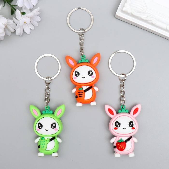 Брелок резина  Брелок резина "Зайка с морковкой" МИКС 5х3,5х1,7 см