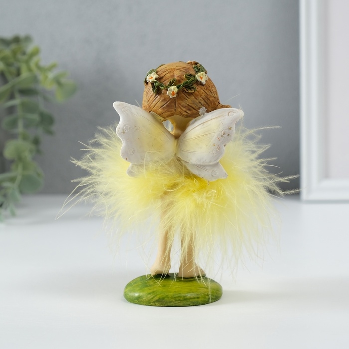 Сувенир полистоун  Сувенир полистоун "Малышка фея в жёлтом платье, с цветочком" 8х6х13 см