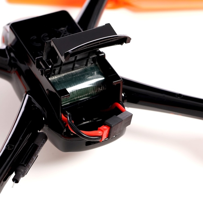 Квадрокоптер на радиоуправлении, время полёта: 28 минут, камера, Wi-Fi, барометр Квадрокоптер на радиоуправлении, время полёта: 28 минут, камера, Wi-Fi, барометр