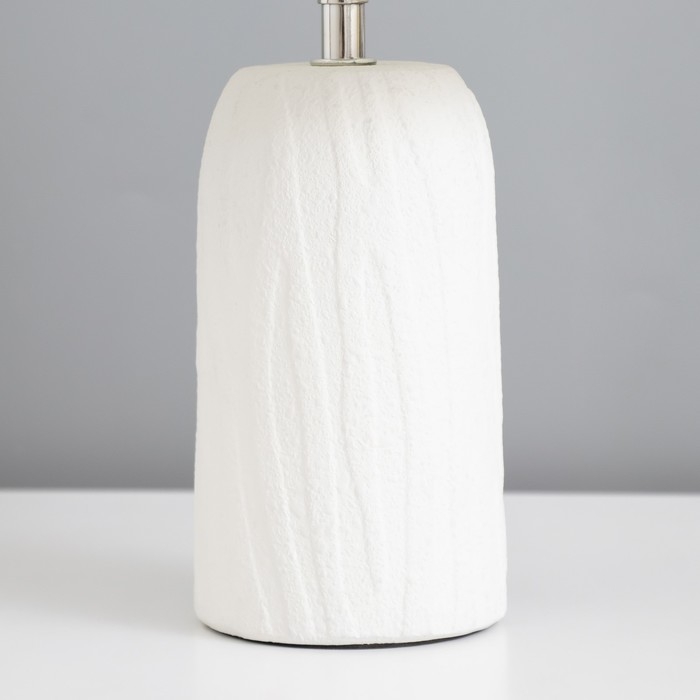 Лампа настольная Лампа настольная "Бию" 1х40Вт Е14 белый 20х20х34см