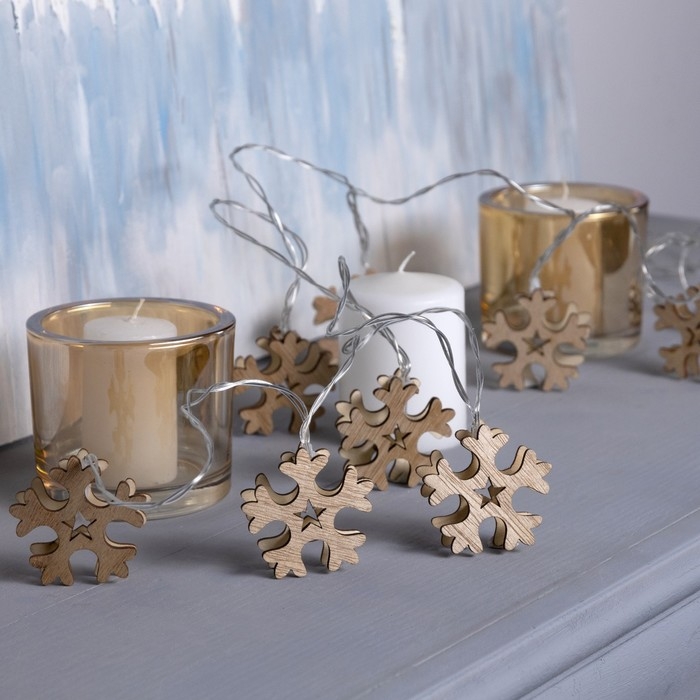 Гирлянда «Нить» 2.5 м с насадками «Снежинка», IP20, прозрачная нить, 10 LED, батарейки AAх2 (нет в комплекте), свечение тёплое белое Гирлянда «Нить» 2.5 м с насадками «Снежинка», IP20, прозрачная нить, 10 LED, батарейки AAх2 (нет в комплекте), свечение тёплое белое