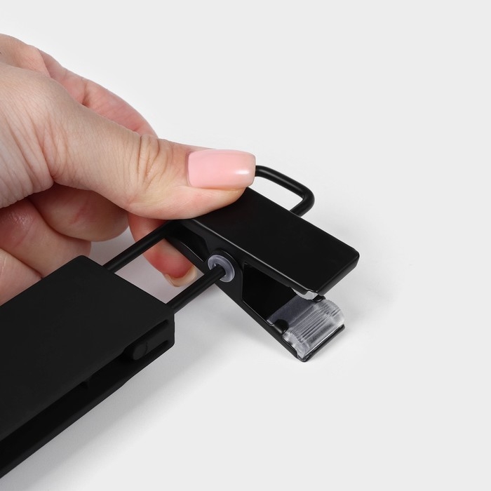 Вешалки для брюк и юбок LaDо́m Soft-touch, 32,5×13 см, 2 шт, с зажимами, цвет чёрный Вешалки для брюк и юбок LaDо́m Soft-touch, 32,5×13 см, 2 шт, с зажимами, цвет чёрный