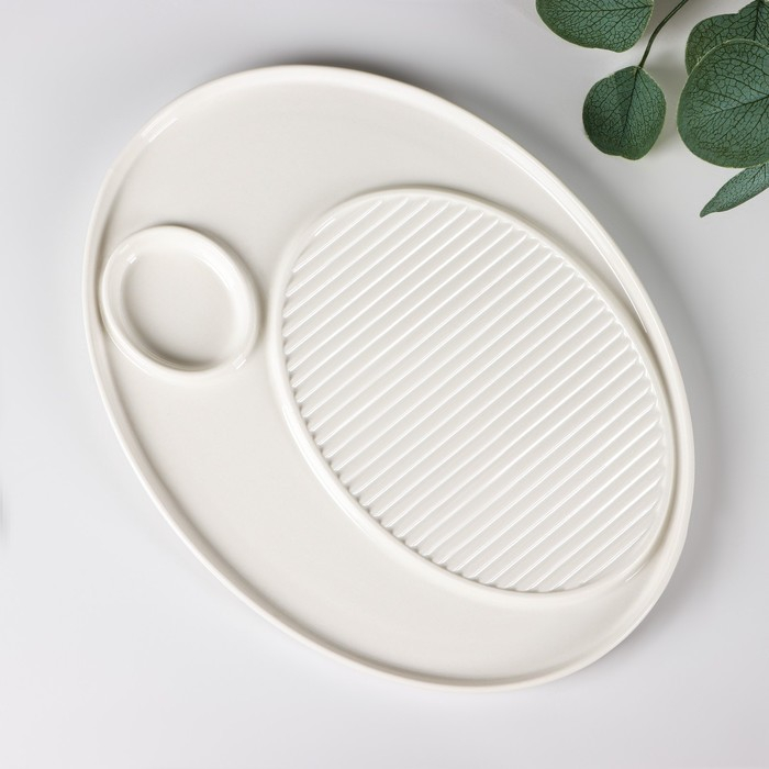 Блюдо фарфоровое с соусником Доляна, 30×22,5 см, цвет белый Блюдо фарфоровое с соусником Доляна, 30×22,5 см, цвет белый