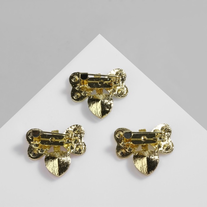 Брошь «Сердце» с бантиком, цвет МИКС в золоте (неделимая фасовка 12 шт., цена за шт.) Брошь «Сердце» с бантиком, цвет МИКС в золоте (неделимая фасовка 12 шт., цена за шт.)