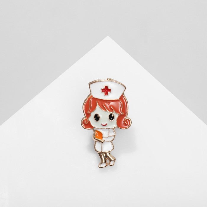 Значок «Медсестричка» с журналом, цветной в золоте Значок «Медсестричка» с журналом, цветной в золоте