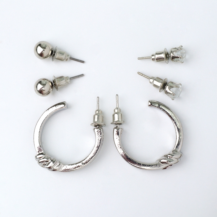 Набор 4 предмета: 3 пары серьги, 1 браслет «Блеск» фонд, цвет белый в серебре Набор 4 предмета: 3 пары серьги, 1 браслет «Блеск» фонд, цвет белый в серебре