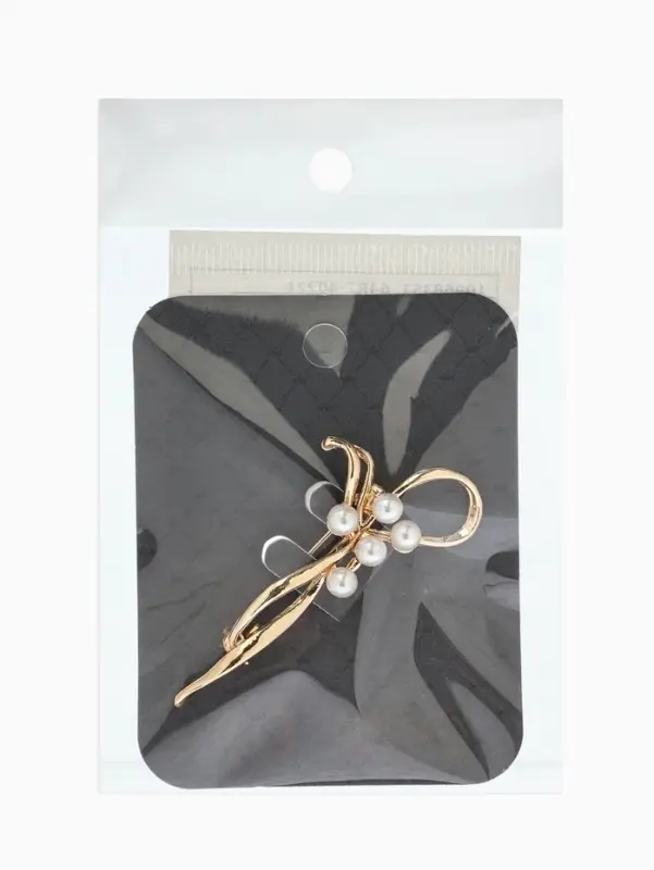 Брошь &laquo;Бантик&raquo;, жемчуг, цвет белый в золоте
