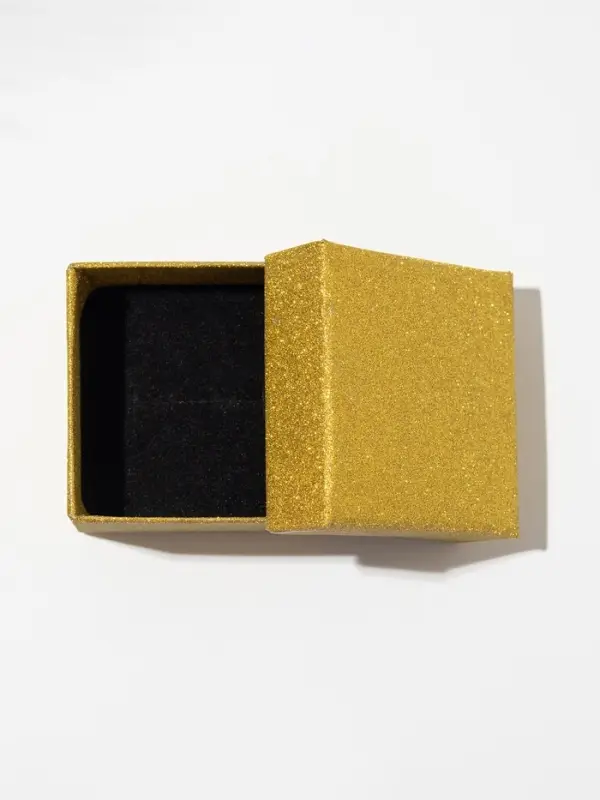 Коробочка подарочная под кольцо, серьги &laquo;Блеск&raquo;, 5&times;5 см, (полезная часть 4.5&times;4.5 см), вставка чёрная, цвет золото