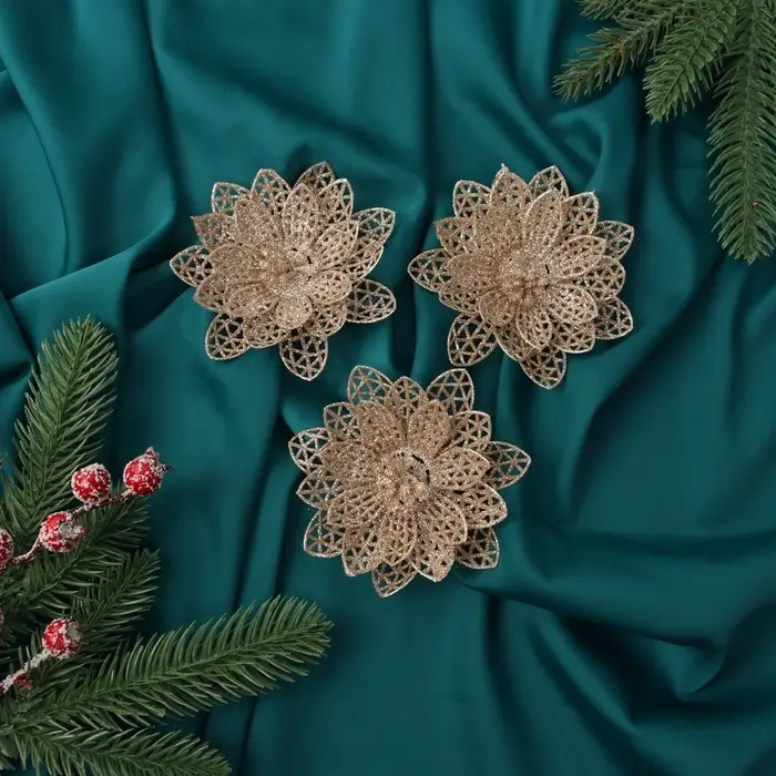 Набор ёлочных игрушек 3 шт. «Зимнее волшебство. Цветы блеск ажурные» пластик, на зажимах, 9 см, золото