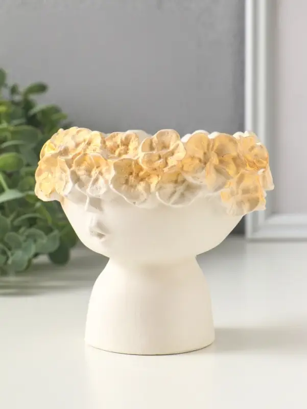 Подставка для мелочей &laquo;Девушка в цветах&raquo;, 10&times;11 см, белая с позолотой