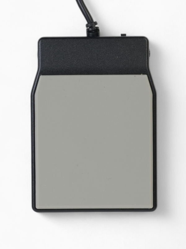 Педаль сустейна Music Life SP20 для цифрового пианино, серая, 10 х 7,5 см Педаль сустейна Music Life SP20 для цифрового пианино, серая, 10 х 7,5 см