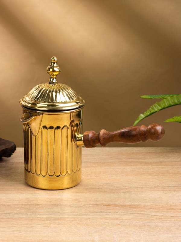 Турка "Золотые грани" латунь, с крышкой и деревянной ручкой 500 мл