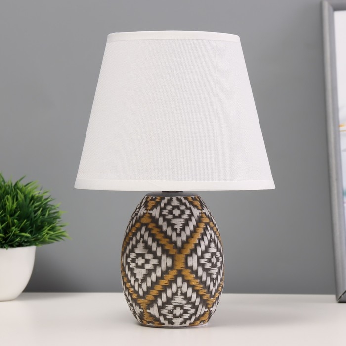 Настольная лампа 16524/1 E14 40Вт 17,5х17,5х26,5 см Настольная лампа 16524/1 E14 40Вт 17,5х17,5х26,5 см