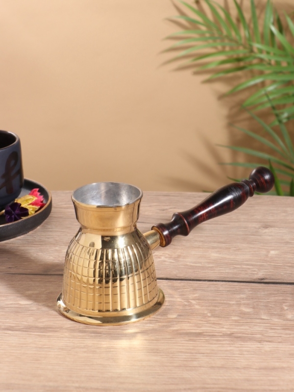 Турка с деревянной ручкой, латунь, 9×23×10 см Турка с деревянной ручкой, латунь, 9×23×10 см