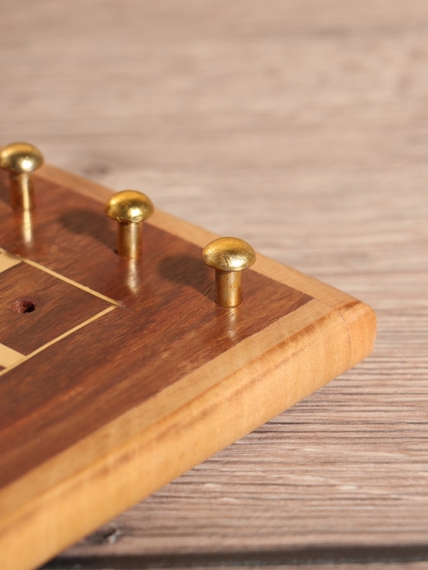 Настольная игра «Крестики-нолики», 13×13.5 см, дерево шишам, латунь Настольная игра «Крестики-нолики», 13×13.5 см, дерево шишам, латунь