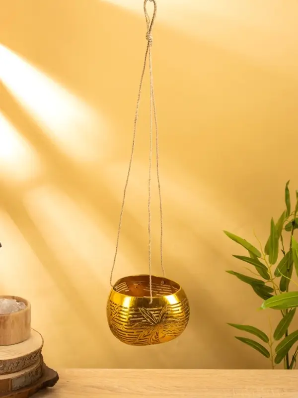 Подсвечник подвесной из кокоса, 9-12 см, золотистый Подсвечник подвесной из кокоса, 9-12 см, золотистый