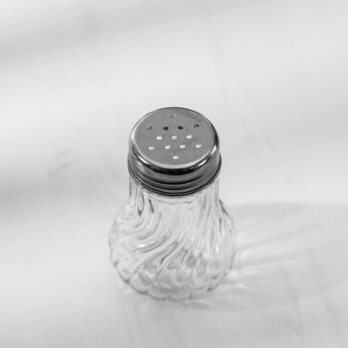 Солонка стеклянная «Изгиб граней», 40 мл, 5×7,5 см Солонка стеклянная «Изгиб граней», 40 мл, 5×7,5 см