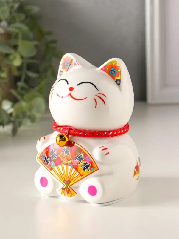 Копилка керамика "Кот Манэки-нэко с веером" 7,8х7,5х12,5 см
