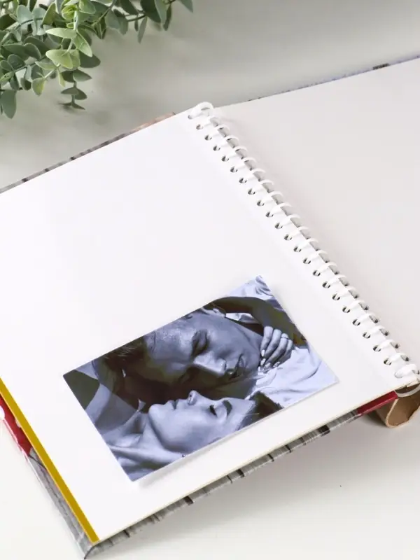 Фотоальбом 10 магнитных листов Фотоальбом 10 магнитных листов "Презент" 23X28см, пер-т внутр.спираль