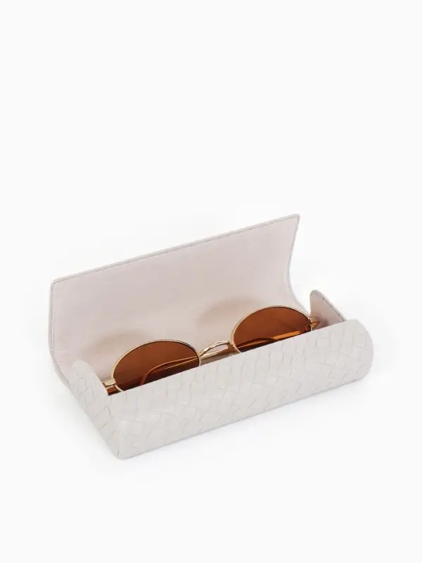 Футляр для очков Июнь2502 15,5*6*3 см, магнит, серый Футляр для очков Июнь2502 15,5*6*3 см, магнит, серый