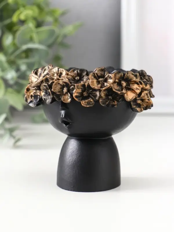 Подсвечник для тонкой свечи «Девочка в венке малая», 7.5×9×8 см, чёрный