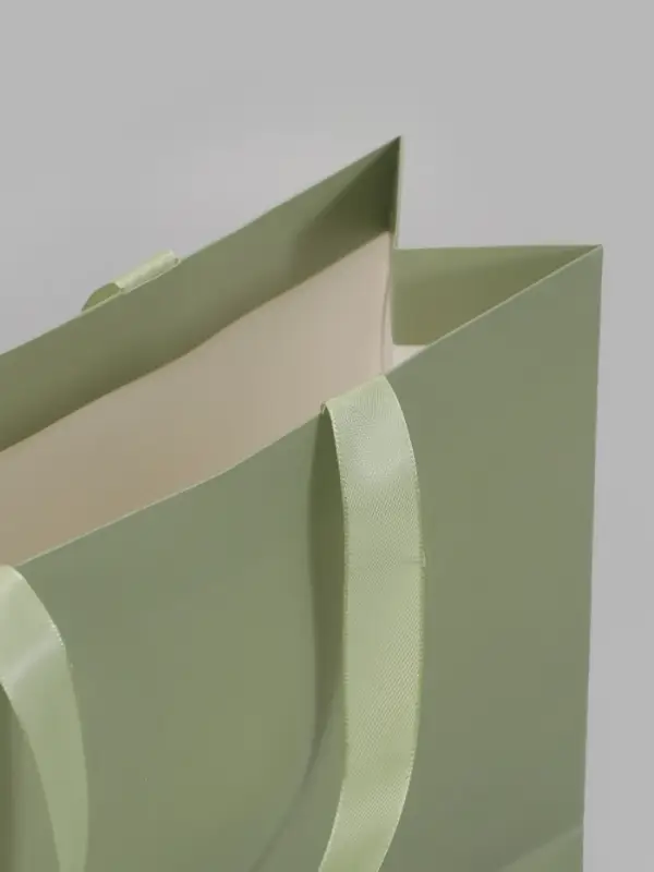 Пакет подарочный, ламинированный, горизонтальный, &laquo;Хаки&raquo;, 32&times;25&times;11 см