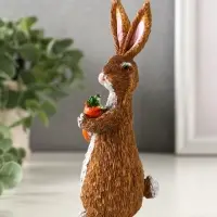 Сувенир полистоун "Кролик с морковью" 4,7х5х15 см Сувенир полистоун "Кролик с морковью" 4,7х5х15 см