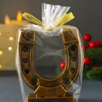 Декоративная свеча "Бронзовая подкова", 85 г, 82х37х95 мм Декоративная свеча "Бронзовая подкова", 85 г, 82х37х95 мм