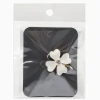 Брошь &laquo;Клевер&raquo; матовая, цвет белый в золоте