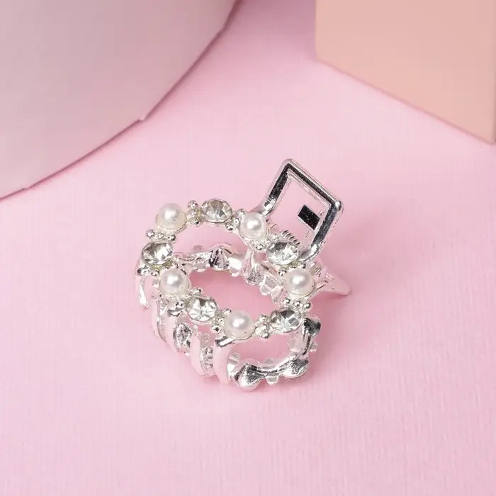 Крабик для волос «Мелани», овал, 2.5 см, серебристо-белый Крабик для волос «Мелани», овал, 2.5 см, серебристо-белый