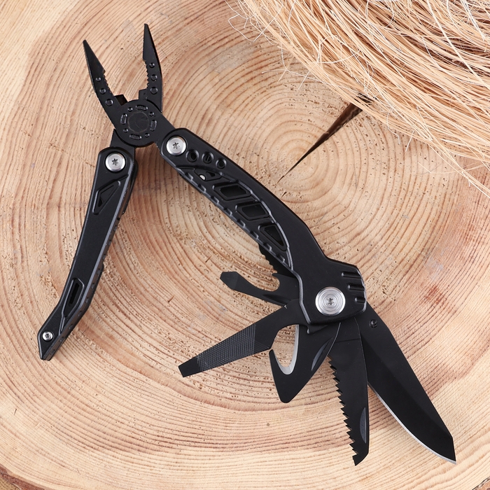 Мультитул 8в1 с плоскогубцами Мультитул 8в1 с плоскогубцами