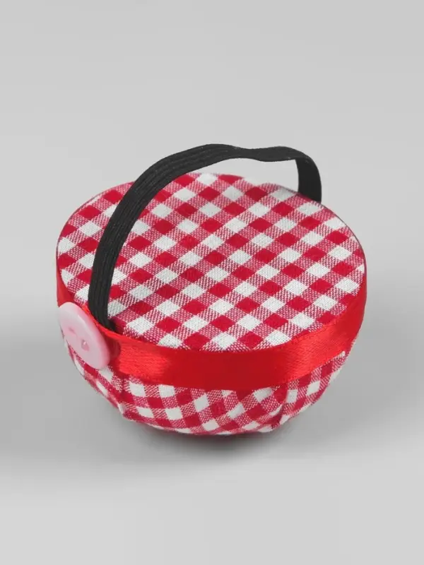 Игольница на руку &laquo;Клетка&raquo;, d=6 см, красная, белая