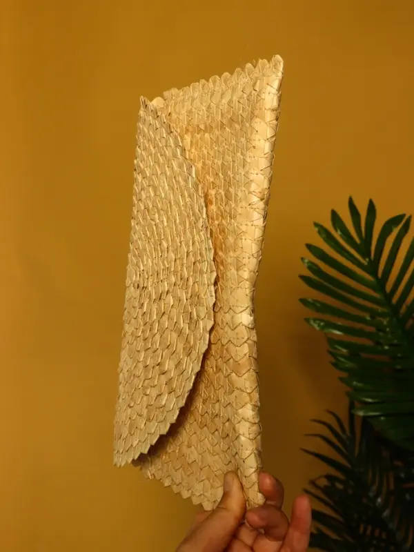 Сумка клатч плетёная из пальмового листа, 28×16×2 см, бежевая Сумка клатч плетёная из пальмового листа, 28×16×2 см, бежевая