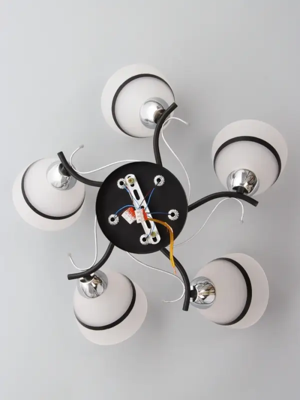 Люстра потолочная BayerLux &laquo;Лайма&raquo;, 5хЕ27, 40 Вт, черно-хромовый, 55&times;55&times;24 см