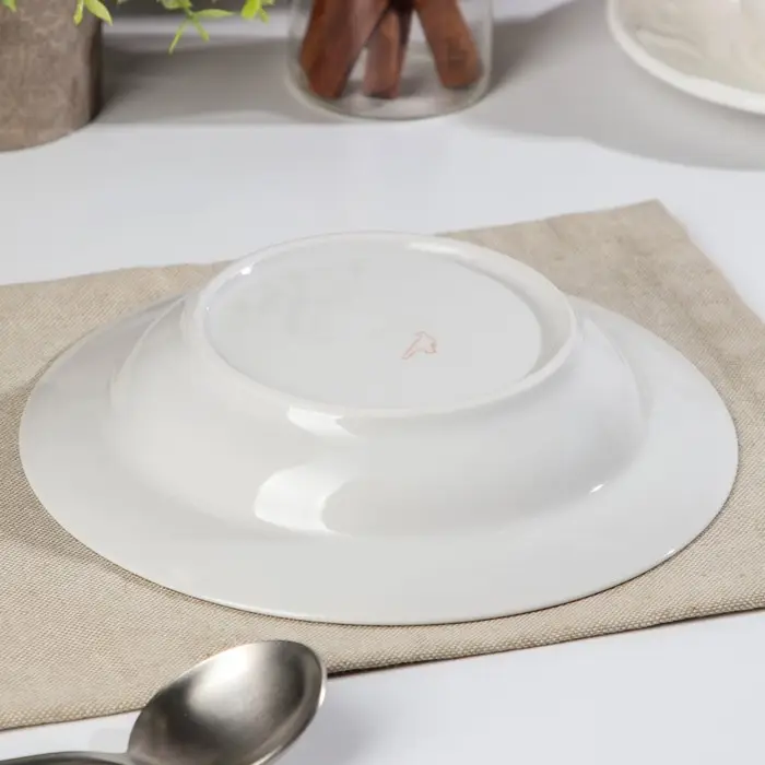 Тарелка глубокая «Оливки», 225 мл, d=20 см, цвет белый, рисунок микс, фарфор Тарелка глубокая «Оливки», 225 мл, d=20 см, цвет белый, рисунок микс, фарфор