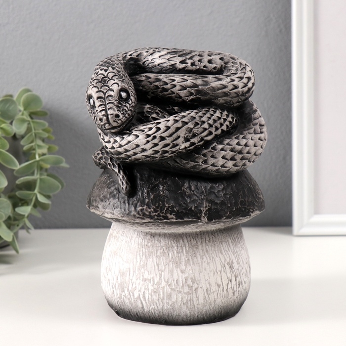 Новогодняя копилка  Новогодняя копилка "Змейка на грибе"  12х11х18 см