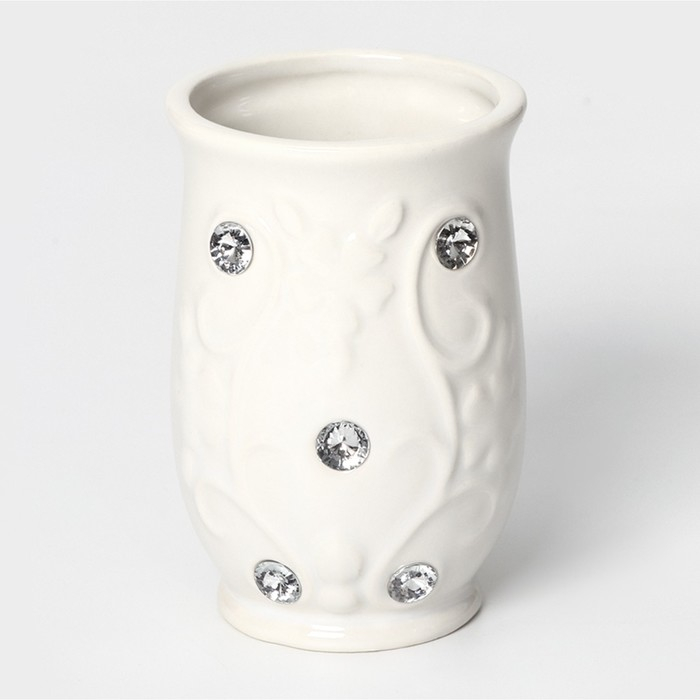 Набор аксессуаров для ванной комнаты Доляна «Изящный барельеф», 4 предмета (дозатор 250 мл, мыльница, 2 стакана), цвет белый Набор аксессуаров для ванной комнаты Доляна «Изящный барельеф», 4 предмета (дозатор 250 мл, мыльница, 2 стакана), цвет белый