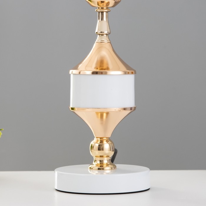 Настольная лампа Настольная лампа "Лолла" Е27 40Вт бело-золотой 25х25х41 см RISALUX