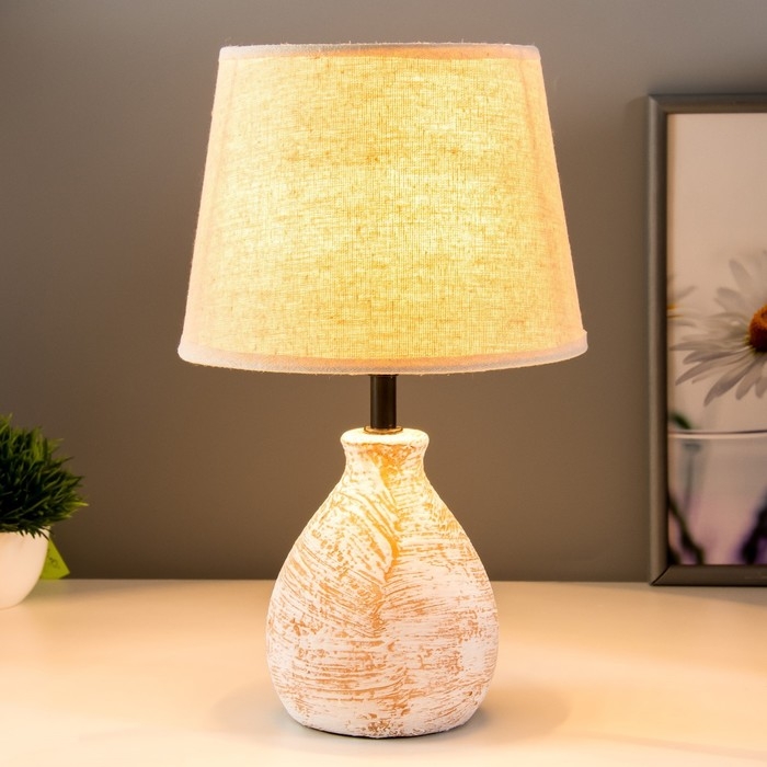 Настольная лампа Настольная лампа "Магда" Е14 40Вт бежевый 20х20х33см RISALUX