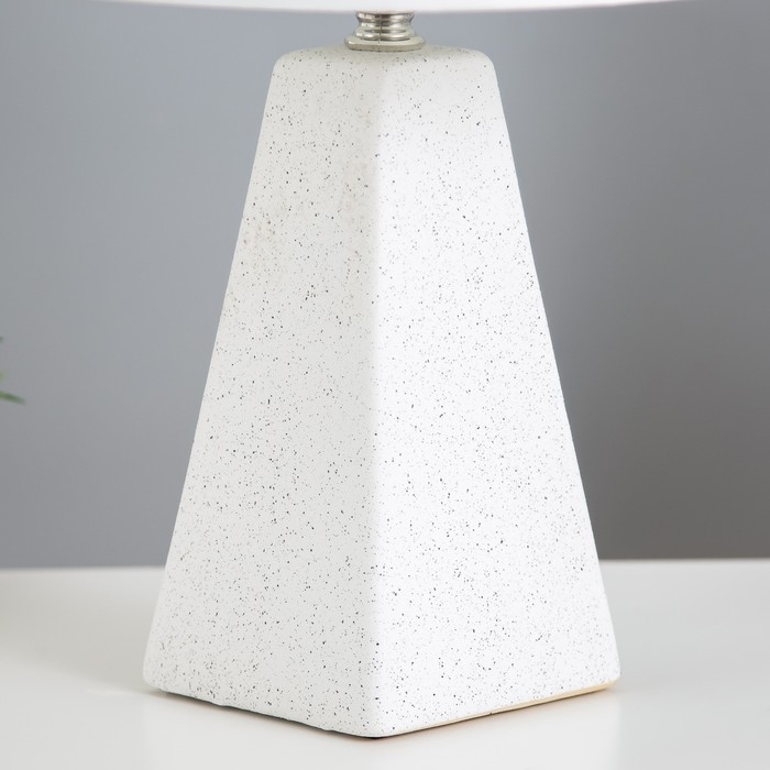 Настольная лампа Настольная лампа "Альберта" Е27 40Вт белый 25х25х36см RISALUX