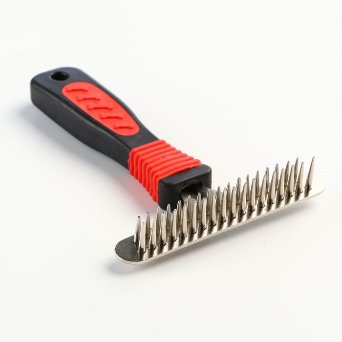 Расчёска-грабли 2-рядная, 11 х 15,5 см, чёрно-красная Расчёска-грабли 2-рядная, 11 х 15,5 см, чёрно-красная