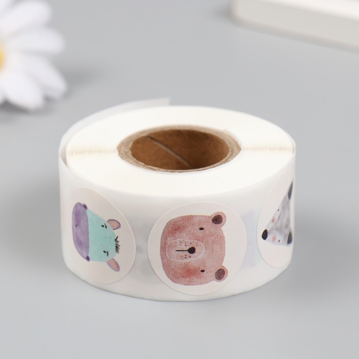 Наклейка бумага "Акварельные звери" d=2,5 см 500 шт в рулоне 3х6,5х6,5 см