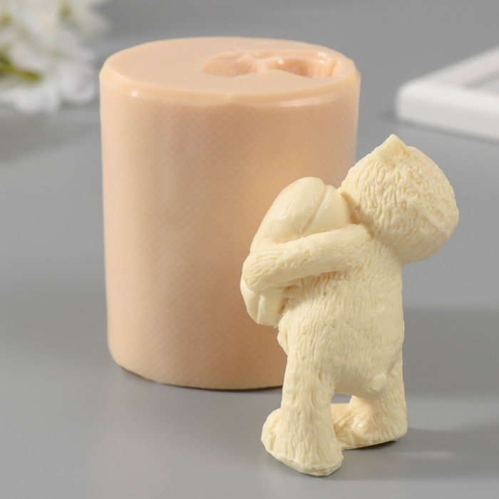 Молд силиконовый "Мишка с большим сердцем" 9х5,5х4,5 см МИКС