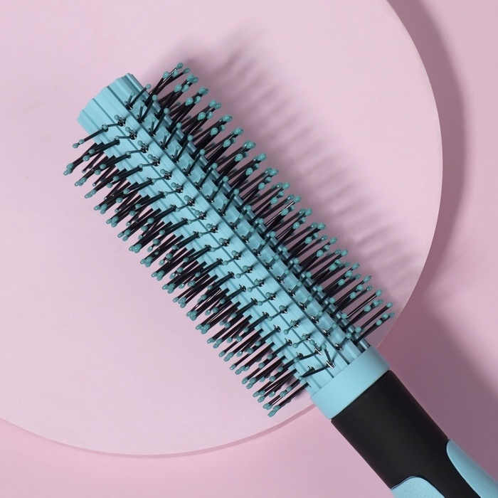 Брашинг, прорезиненная ручка, d = 1,9/4 × 22,7 см, цвет голубой/чёрный Брашинг, прорезиненная ручка, d = 1,9/4 × 22,7 см, цвет голубой/чёрный