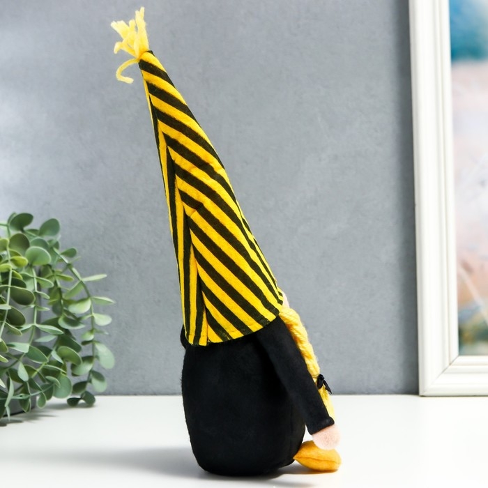 Кукла интерьерная Кукла интерьерная "Бабуля в полосатом колпаке с ложкой для мёда и пчёлами" 28х8 см