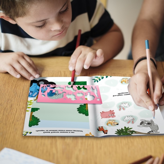 Набор «Веселые трафареты»: книга с заданиями, 32 стр., А4, + 4 трафарета, Синий трактор Набор «Веселые трафареты»: книга с заданиями, 32 стр., А4, + 4 трафарета, Синий трактор