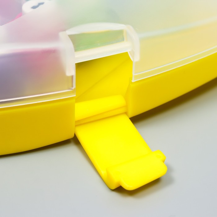 Набор фигурных дыроколов в сундуке d=1 см, 58 шт МИКС Набор фигурных дыроколов в сундуке d=1 см, 58 шт МИКС